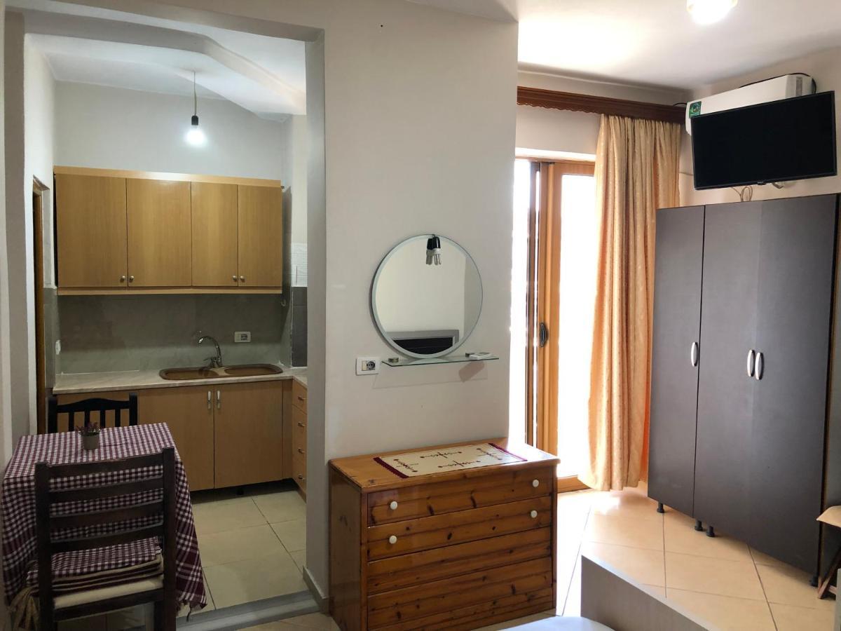 Elisabeta Apartments Sarandë Esterno foto