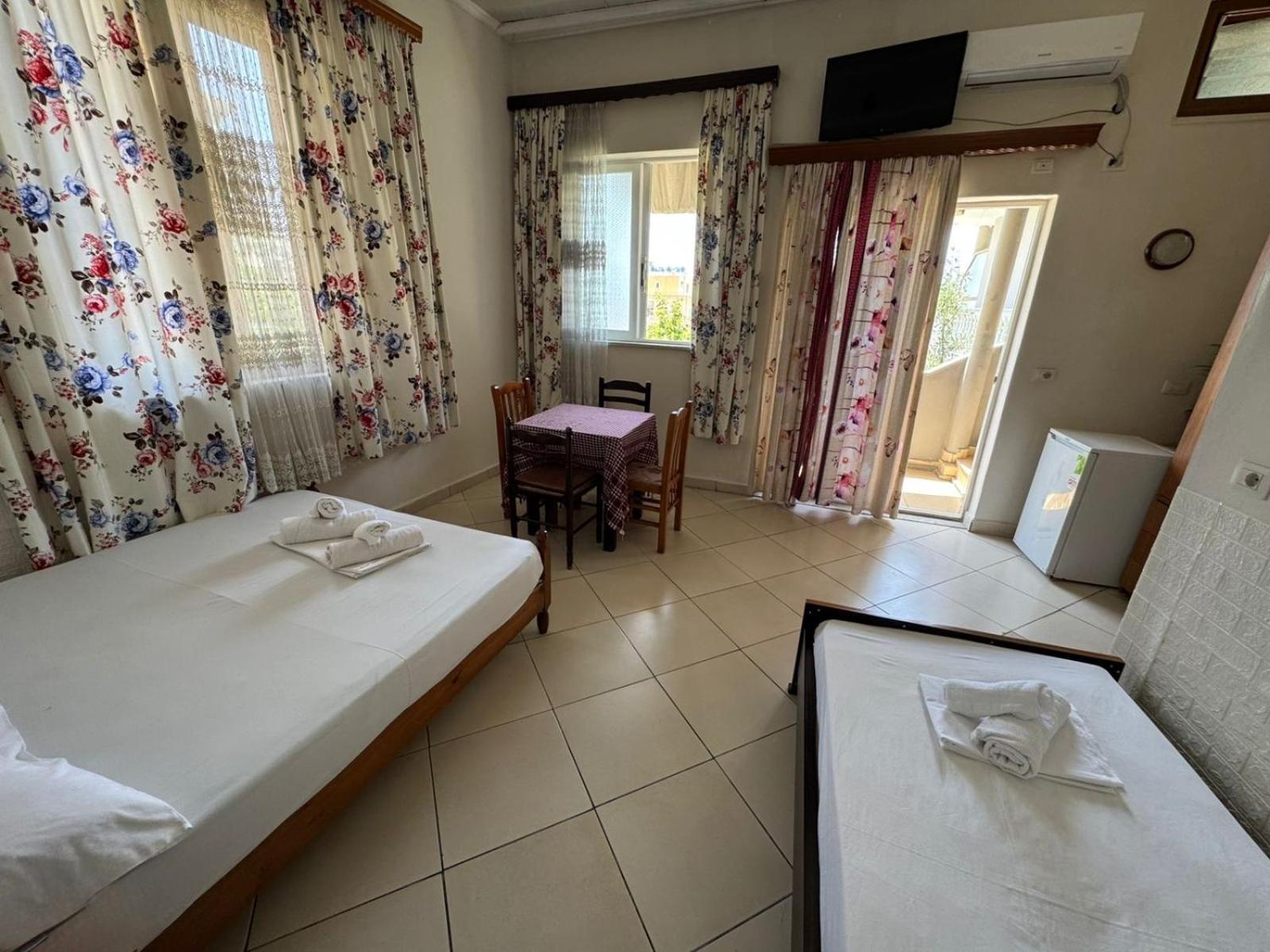Elisabeta Apartments Sarandë Esterno foto